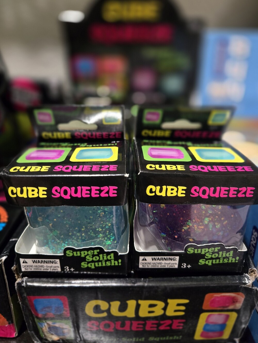 (2)-Squeeze Cube Glitter Toy